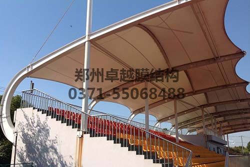 膜布、附件及鋼索安裝