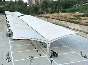 駐馬店膜結(jié)構(gòu)車(chē)棚【廠家直銷(xiāo)】駐馬店膜結(jié)構(gòu)停車(chē)棚,張拉膜車(chē)棚