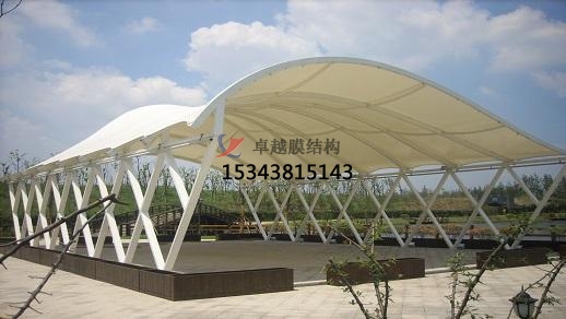 ?？谏虡I(yè)廣場(chǎng)雨棚搭建