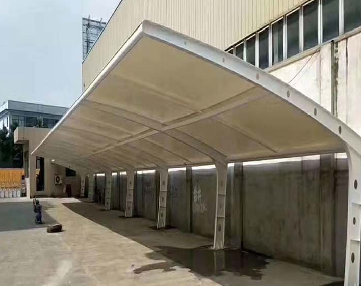 膜結(jié)構(gòu)雨棚有哪些優(yōu)勢？以下進(jìn)行了詳細(xì)的盤點(diǎn)