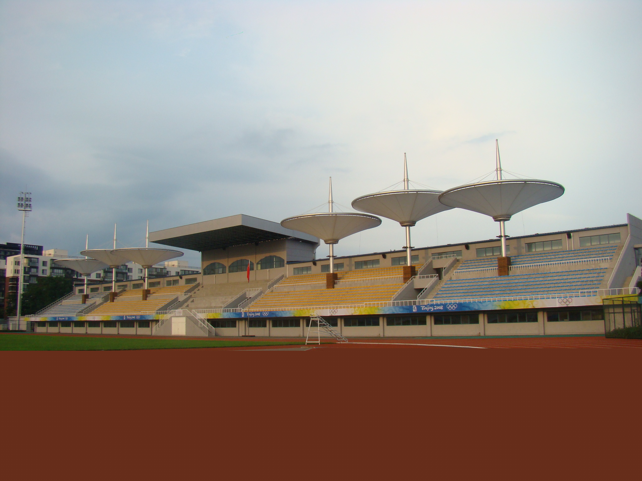 體育場看臺為什么使用膜結(jié)構(gòu)