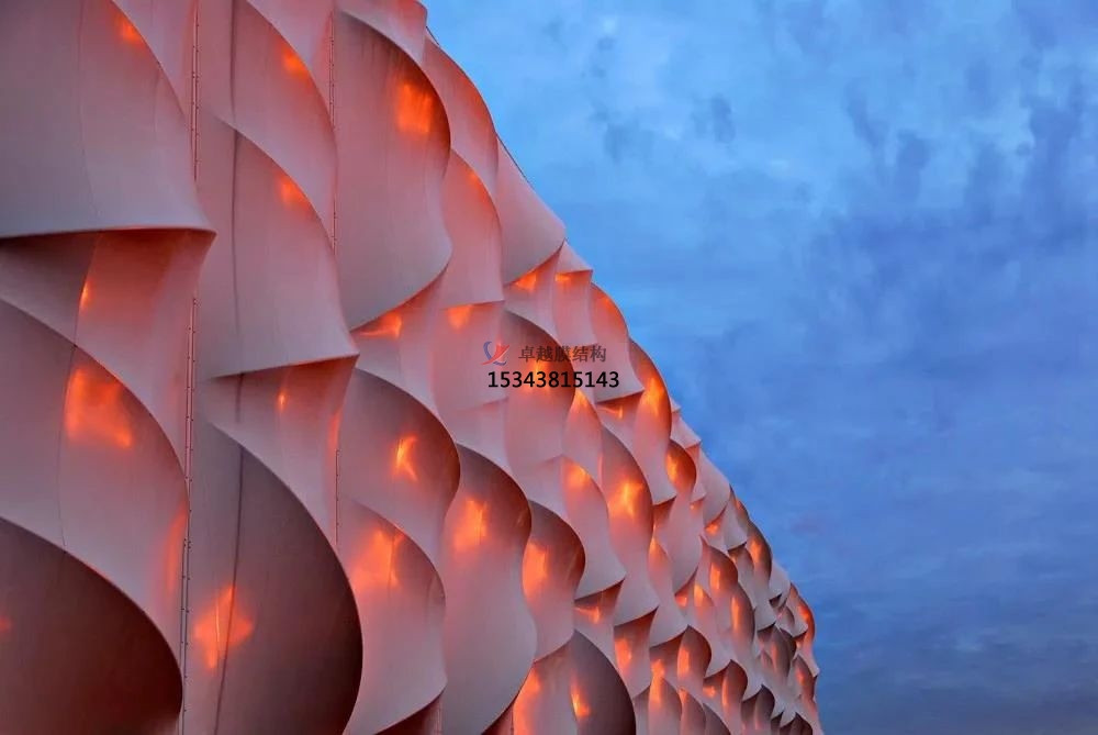 曲線時(shí)代，可彎可曲的膜結(jié)構(gòu)